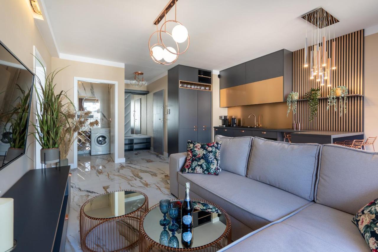 Apartament Golden Rose กดัญสก์ ภายนอก รูปภาพ